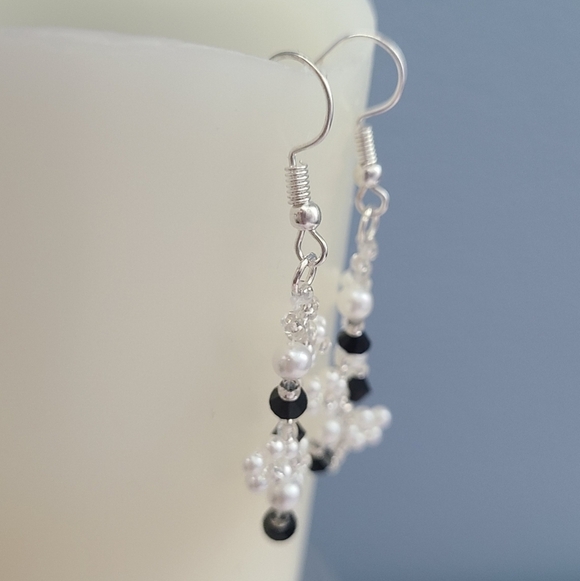 Handmade Silver-Toned Beaded Dainty Flower Earrings Bracelet - Picture 3 of 7